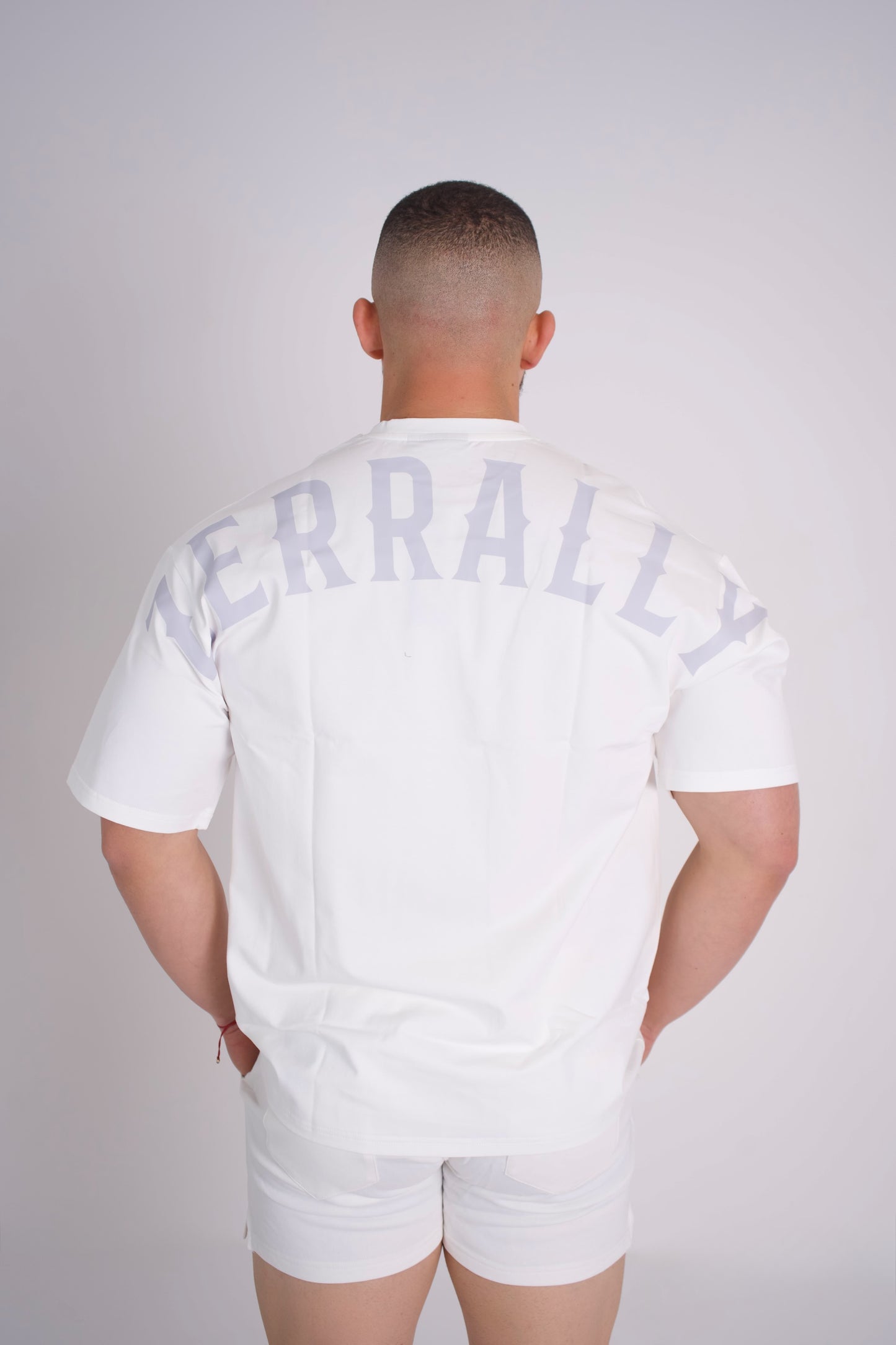 OVERSIZED T-SHIRTS