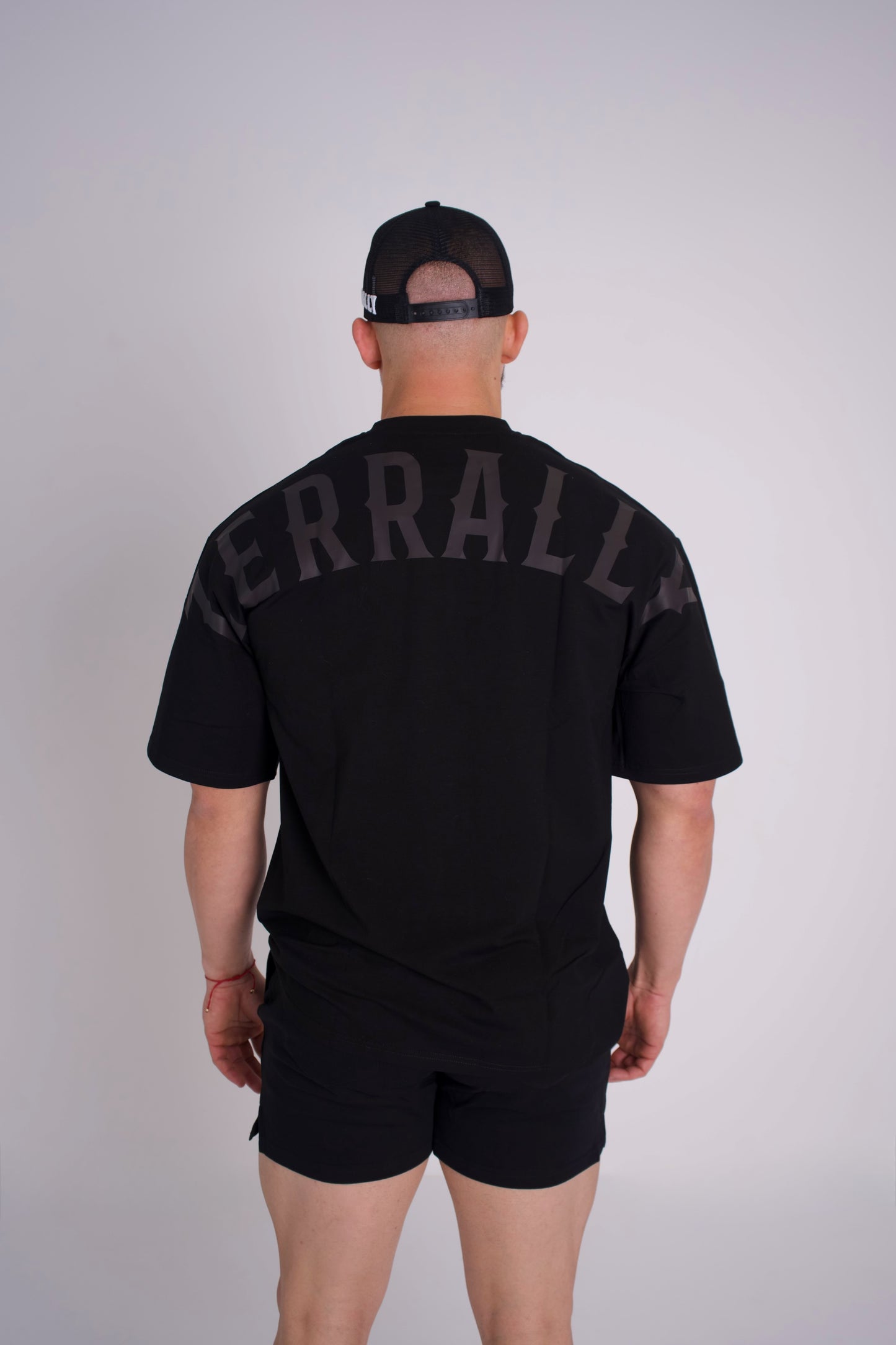 OVERSIZED T-SHIRTS